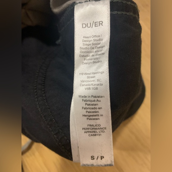 DU/ER Crop/ Capris Camo Panta - Picture 3 of 3